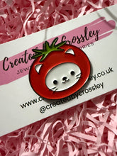 Load image into Gallery viewer, Tomato Cat Pin Badge
