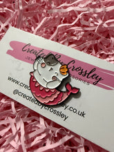 Load image into Gallery viewer, Mermaid Cat Pin Badge
