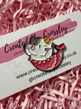Load image into Gallery viewer, Mermaid Cat Pin Badge
