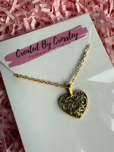 Load image into Gallery viewer, Detail Heart Charm Necklace

