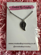 Load image into Gallery viewer, Detailed Leaf Charm Necklace

