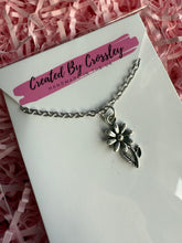 Load image into Gallery viewer, Flower Charm Necklace
