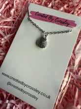 Load image into Gallery viewer, Shell Charm Necklace
