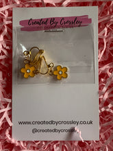 Load image into Gallery viewer, Mini Flower Clip On Earrings
