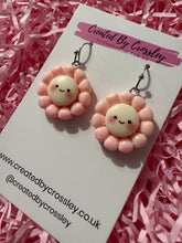 Load image into Gallery viewer, Light Pink Flower Earrings
