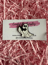 Load image into Gallery viewer, Ghost Cat Pin Badge
