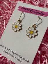 Load image into Gallery viewer, White Daisy Flower Charm Earrings
