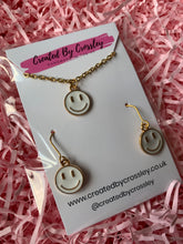 Load image into Gallery viewer, Smiley face charm jewellery set
