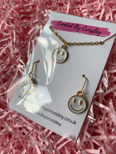 Load image into Gallery viewer, Smiley face charm jewellery set

