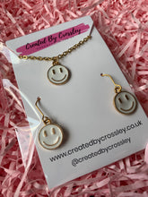 Load image into Gallery viewer, Smiley face charm jewellery set
