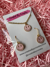 Load image into Gallery viewer, Smiley face charm jewellery set
