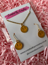 Load image into Gallery viewer, Smiley face charm jewellery set
