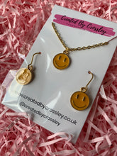 Load image into Gallery viewer, Smiley face charm jewellery set
