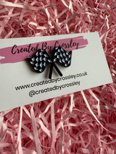 Load image into Gallery viewer, F1 Racing Flag Pin Badge
