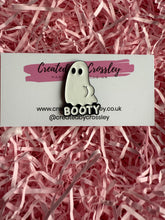 Load image into Gallery viewer, Booty Ghost Pin Badge
