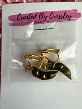 Load image into Gallery viewer, Peapod Clip On Earrings
