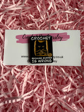 Load image into Gallery viewer, Crochet Cat Pin Badge
