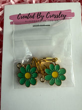 Load image into Gallery viewer, Blue/Green Daisy Flower Clip On Earrings
