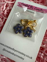 Load image into Gallery viewer, Purple Flower Clip On Earrings
