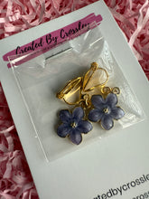 Load image into Gallery viewer, Purple Flower Clip On Earrings
