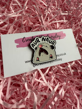 Load image into Gallery viewer, “Aur Naur” Possum Pin Badge
