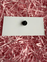 Load image into Gallery viewer, “Aur Naur” Possum Pin Badge
