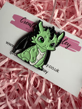Load image into Gallery viewer, Green Black Dragon Pin Badge
