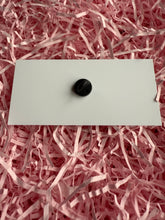 Load image into Gallery viewer, Wizard Lizard Pin Badge
