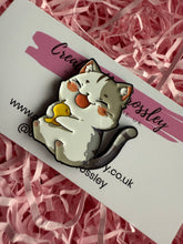 Load image into Gallery viewer, Happy Cat Pin Badge
