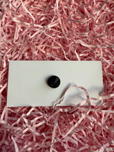 Load image into Gallery viewer, Heart Cat Pin Badge
