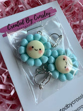 Load image into Gallery viewer, Blue Happy Flower Clip On Earrings
