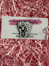 Load image into Gallery viewer, Alien Bigfoot Pin Badge
