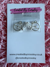 Load image into Gallery viewer, Wave Clip On Earrings
