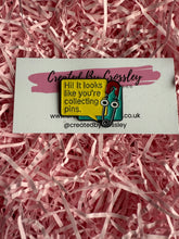 Load image into Gallery viewer, “Hi! It looks like you’re collecting pins” Pin Badge
