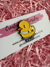 Load image into Gallery viewer, “I don’t give a duck” Pin Badge
