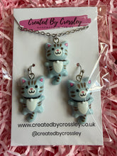 Load image into Gallery viewer, Blue Cat Jewellery Set
