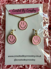 Load image into Gallery viewer, Light Pink Happy Face Jewellery Set
