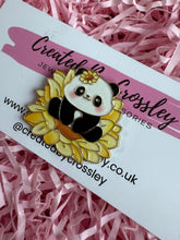 Load image into Gallery viewer, Flower Panda Pin Badge
