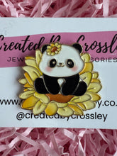 Load image into Gallery viewer, Flower Panda Pin Badge
