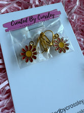 Load image into Gallery viewer, Flower Clip On Earrings
