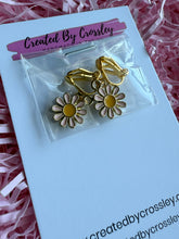 Load image into Gallery viewer, Flower Clip On Earrings
