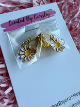 Load image into Gallery viewer, Flower Clip On Earrings
