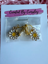 Load image into Gallery viewer, Flower Clip On Earrings
