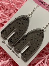 Load image into Gallery viewer, Black Glitter Arch Resin Earrings
