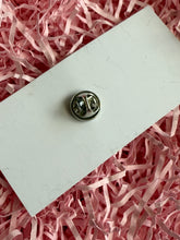 Load image into Gallery viewer, Panda pin badge
