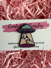 Load image into Gallery viewer, Cow abduction pin badge
