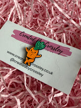 Load image into Gallery viewer, Carrot Pin Badge
