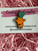 Load image into Gallery viewer, Carrot Pin Badge
