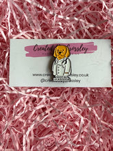 Load image into Gallery viewer, Trust me I’m a dogtor Pin Badge
