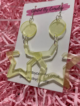 Load image into Gallery viewer, Yellow Star Resin Earrings
